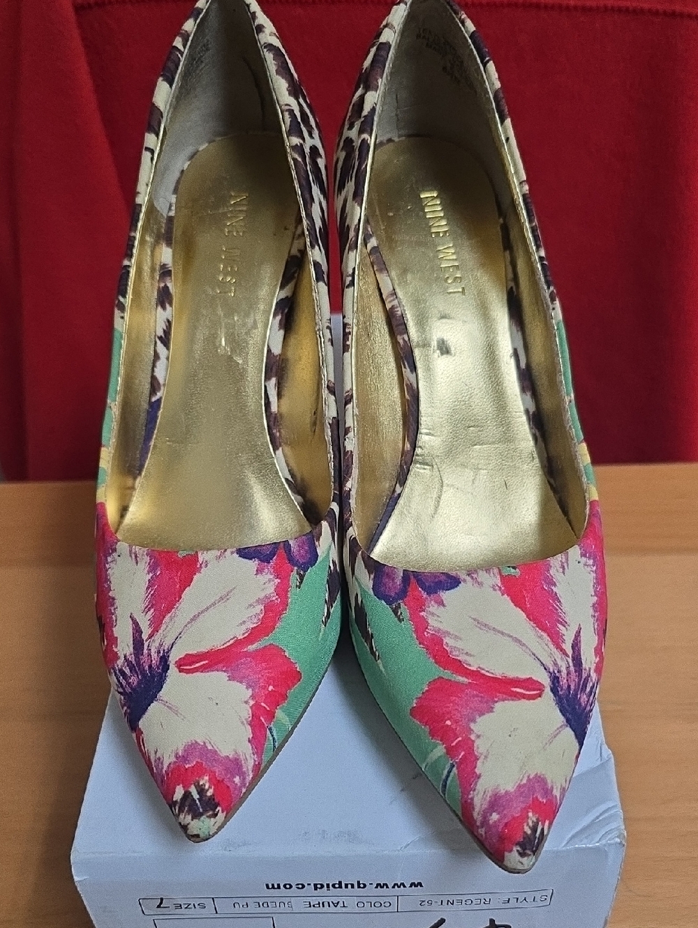 Nine West floral fabric heels size 7M